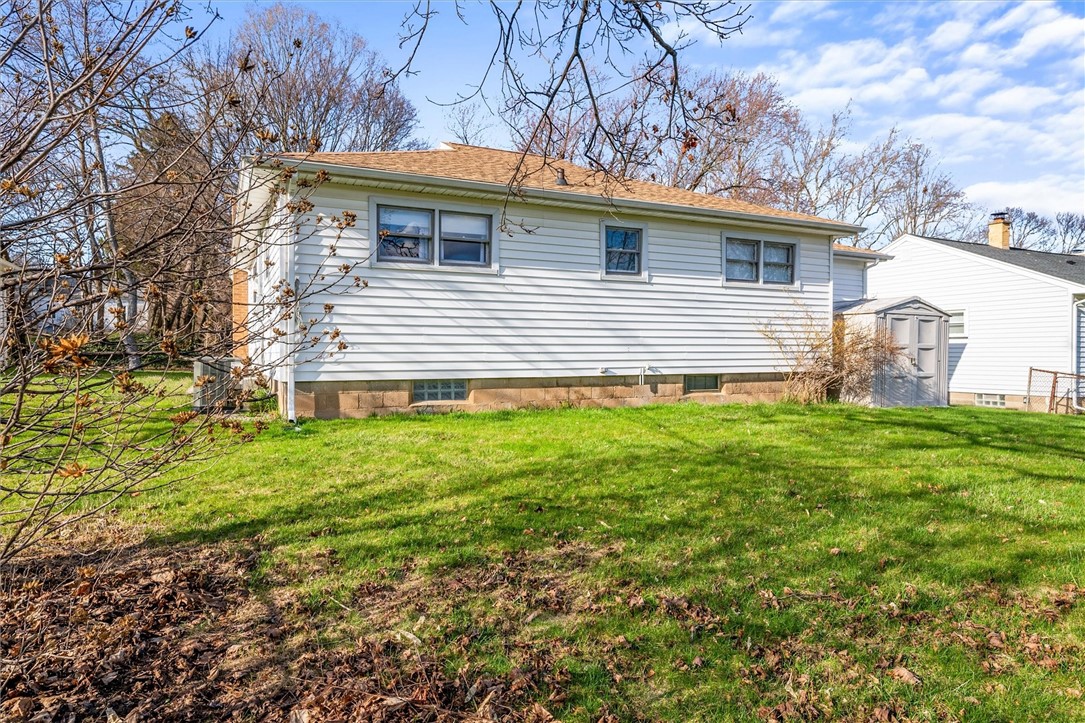 23 Meadowcroft Road Irondequoit, NY 14609 - Photo 33 of 35