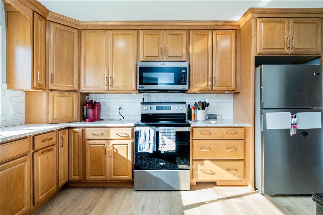 23 Meadowcroft Road Irondequoit, NY 14609 - Photo 6 of 35