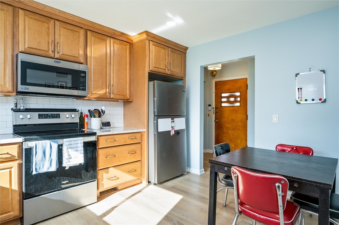 23 Meadowcroft Road Irondequoit, NY 14609 - Photo 8 of 35