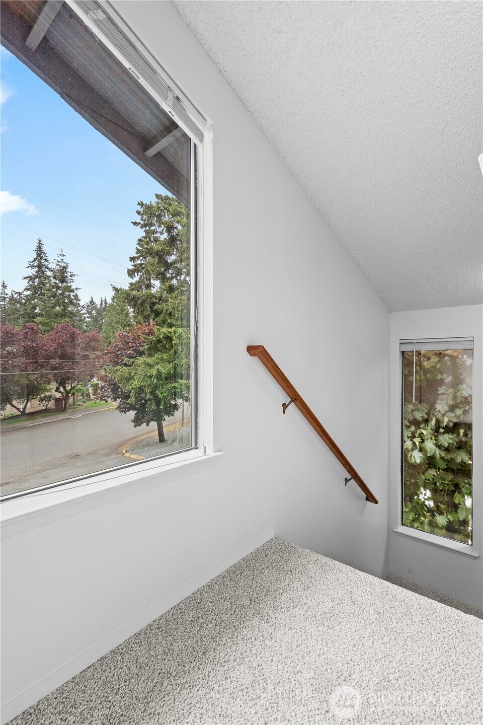 1832 South 330th Street, Unit D Federal Way, WA 98003 - Photo 4 of 21