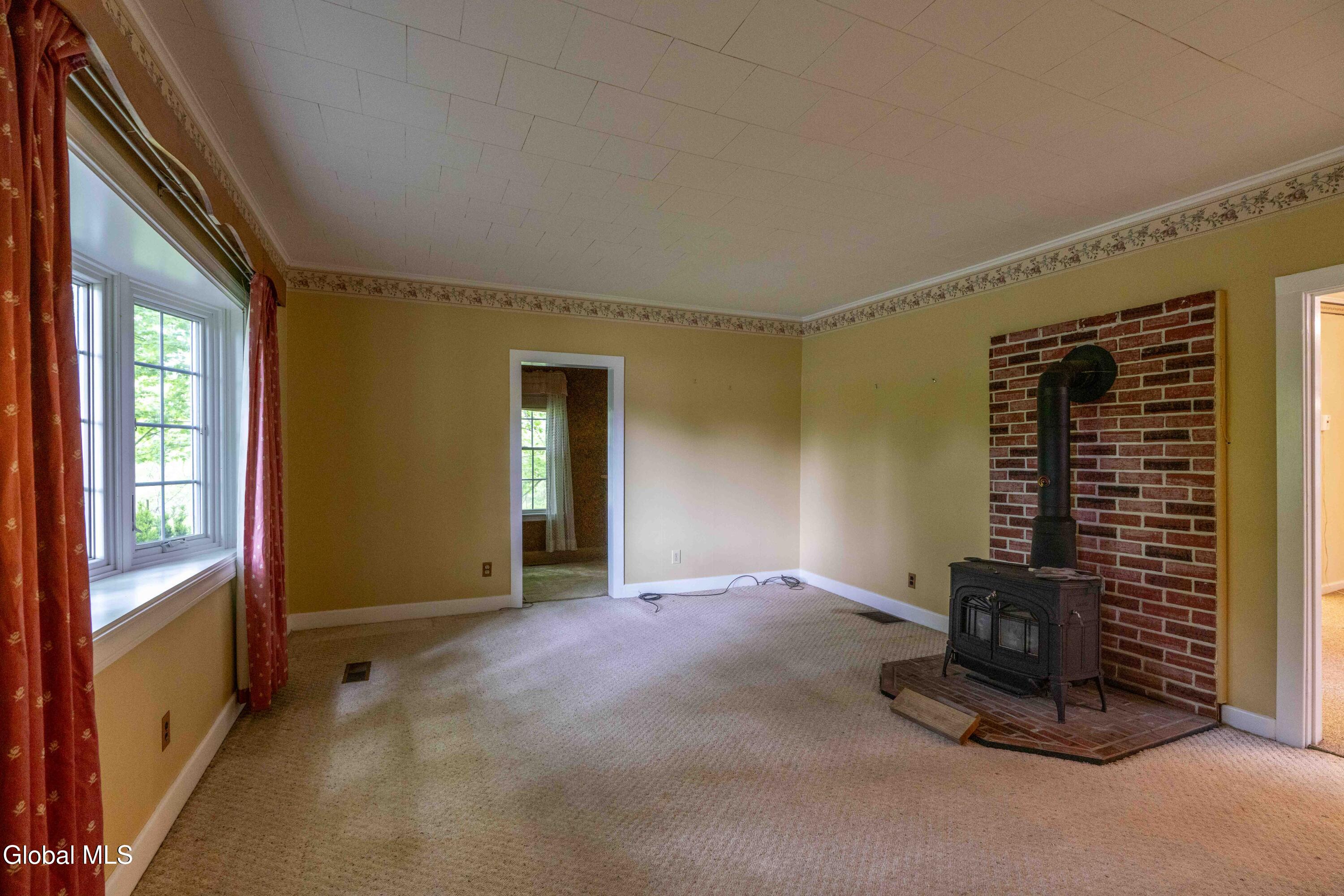 62 Paisley Road Milton, NY 12020 - Photo 6 of 26 62 Paisley-12
