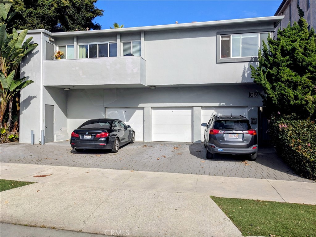 1019 6th Street, Unit 2 Santa Monica, CA 90403 - Photo 15 of 15 a car parked in front of a house