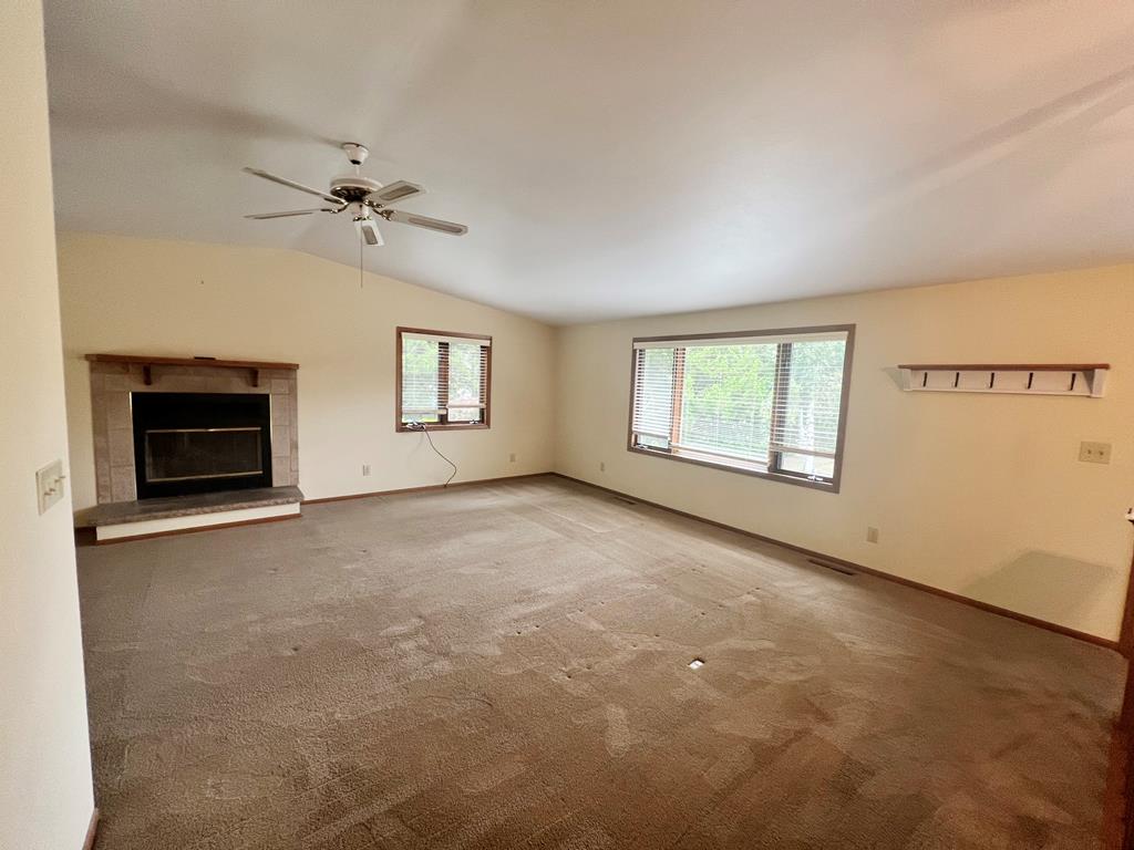 1105 S Ridgeway Avenue Sturgeon Bay, WI 54235 - Photo 8 of 33