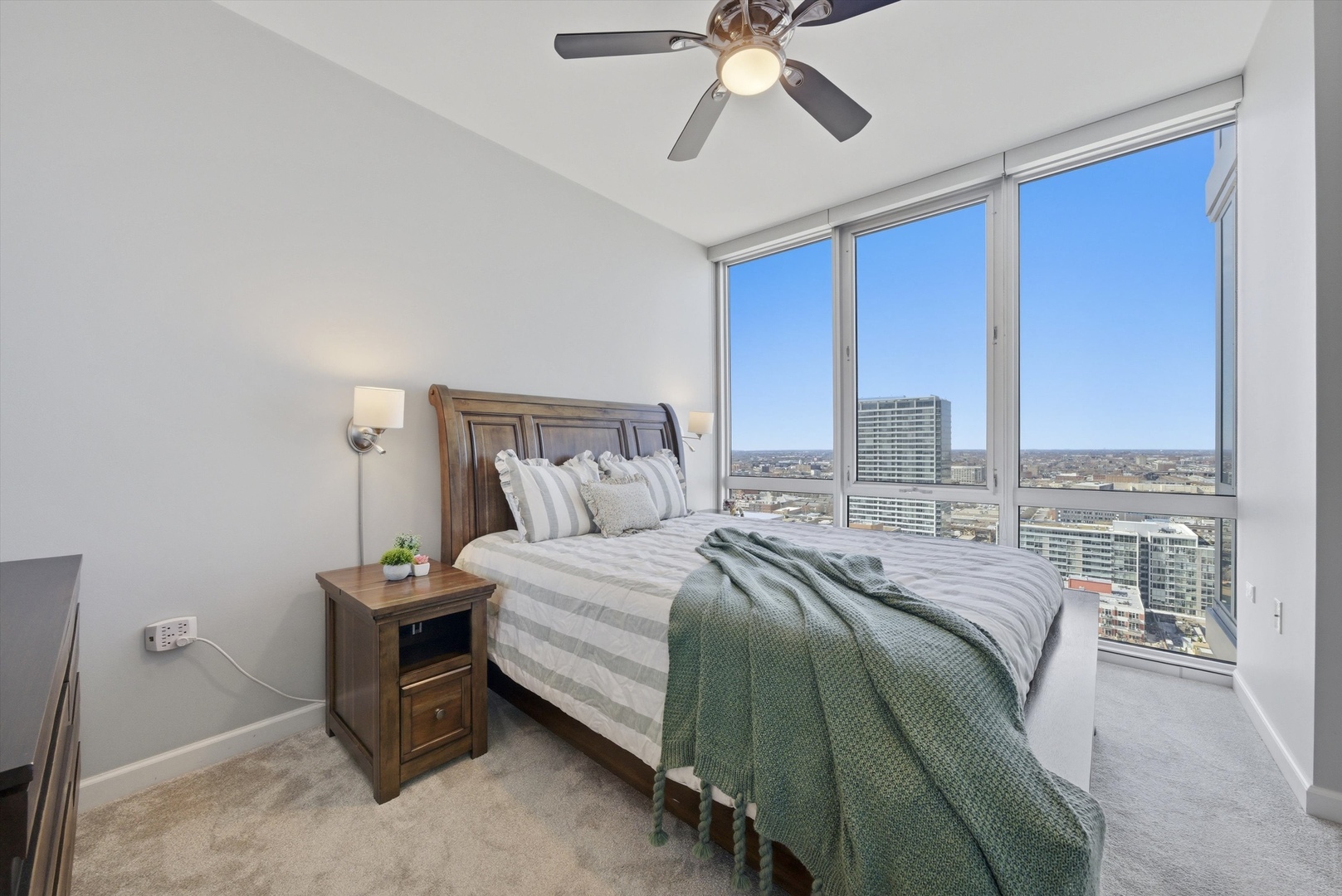 1629 South Prairie Avenue, Unit 2709 Chicago, IL 60616 - Photo 20 of 37 a bedroom with a bed and a window