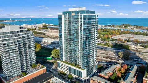 $499,000 | 1629 South Prairie Avenue, Unit 2709, Chicago, IL 60616