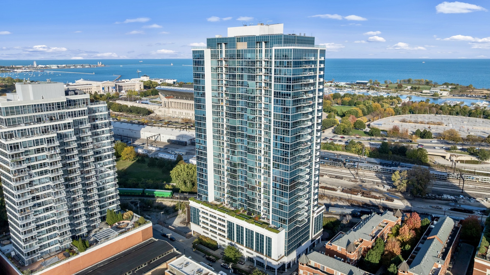 1629 South Prairie Avenue, Unit 2709 Chicago, IL 60616 - Photo 34 of 37 a city view with tall buildings