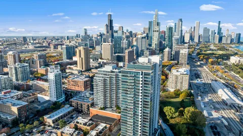 $499,000 | 1629 South Prairie Avenue, Unit 2709, Chicago, IL 60616