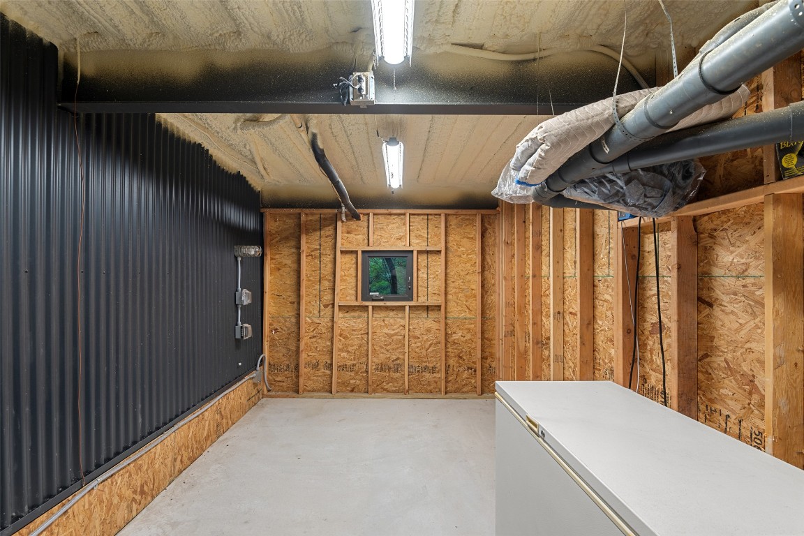 1327 Bonham Terrace, Unit B Austin, TX 78704 - Photo 34 of 40 a view of balcony