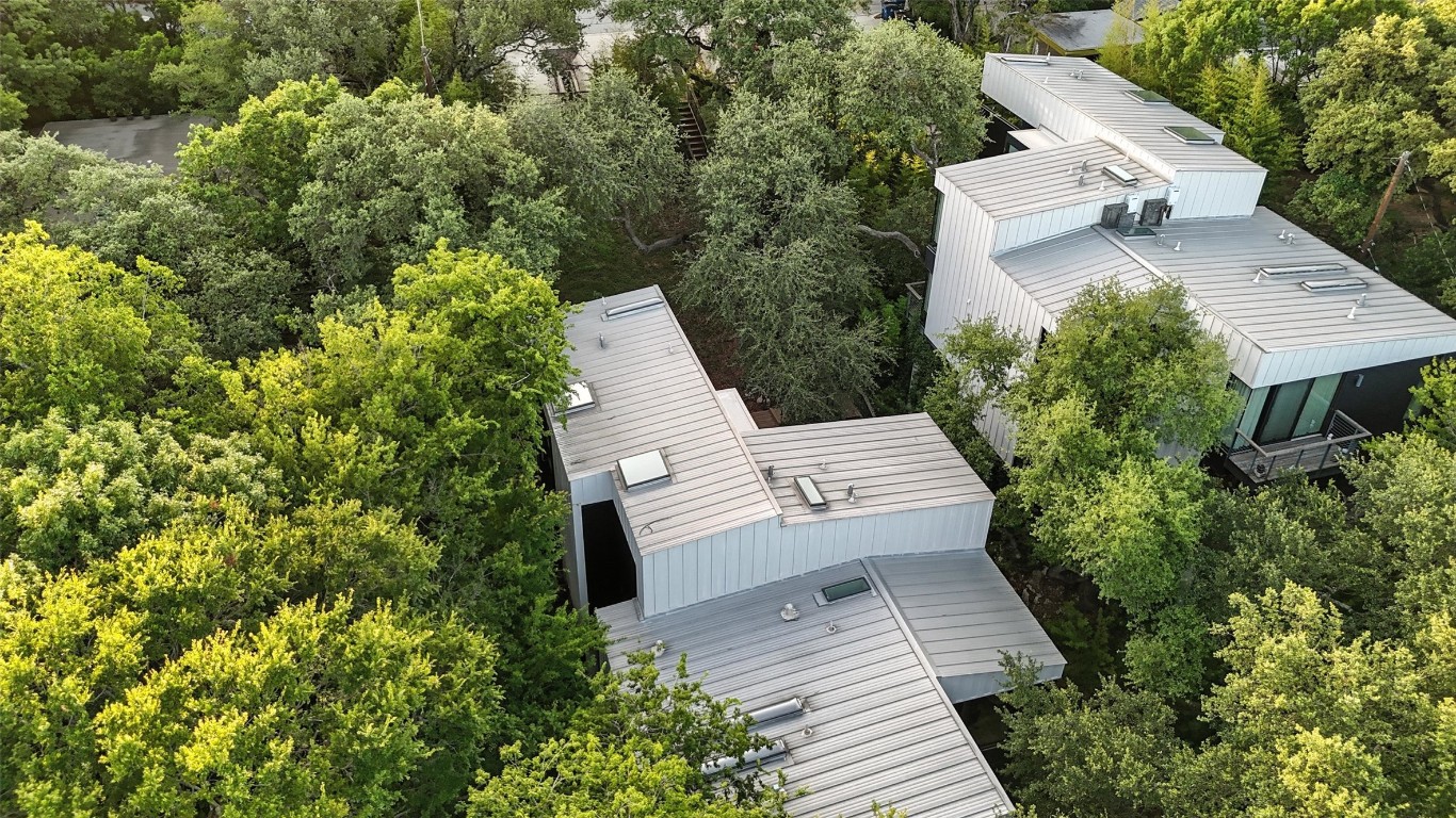 1327 Bonham Terrace, Unit B Austin, TX 78704 - Photo 39 of 40 an aerial view of a house with a yard