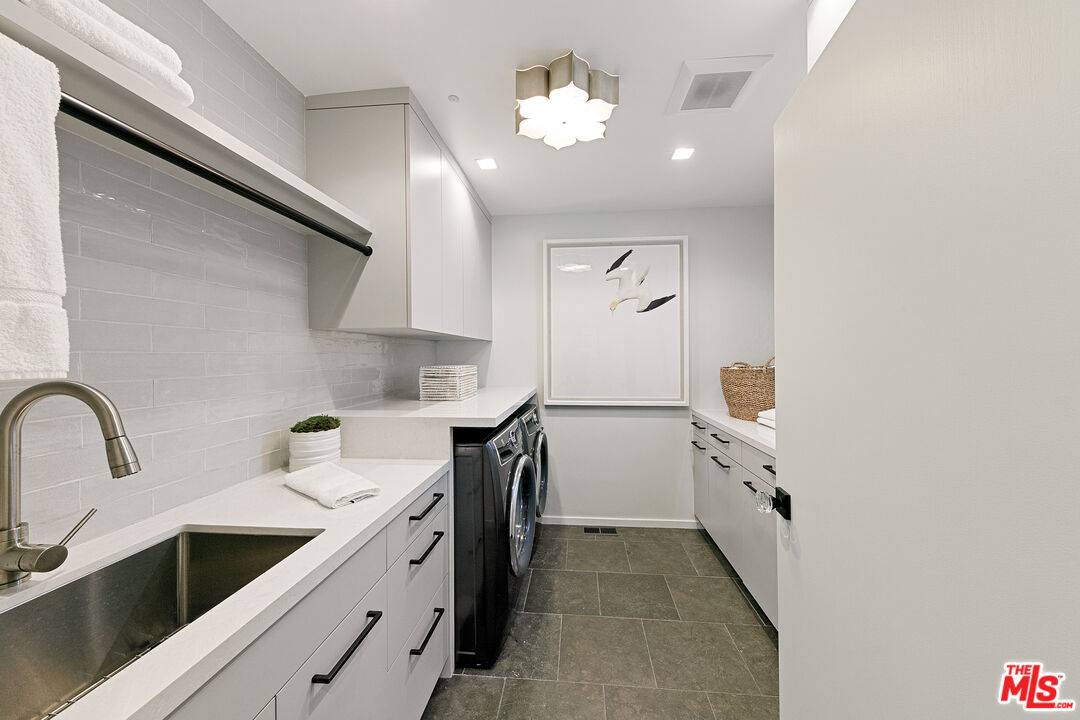 31558 Victoria Point Road Malibu, CA 90265 - Photo 53 of 55