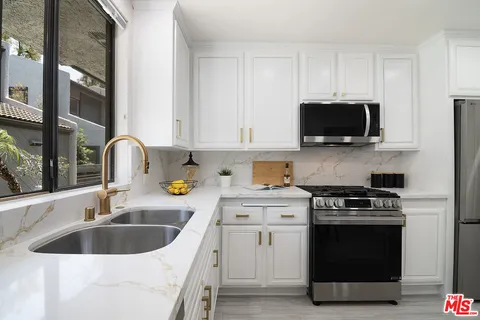 $1,199,000 | 1925 South Beverly Glen Boulevard, Unit 30, Los Angeles, CA 90025