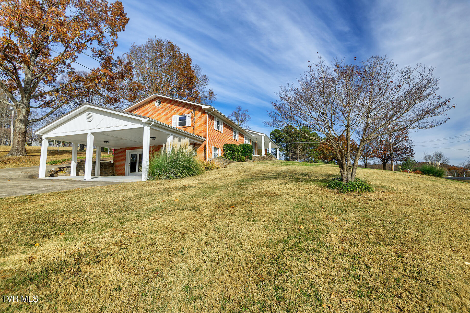 280 Falcon Circle Afton, TN 37616 - Photo 11 of 52 Side of home