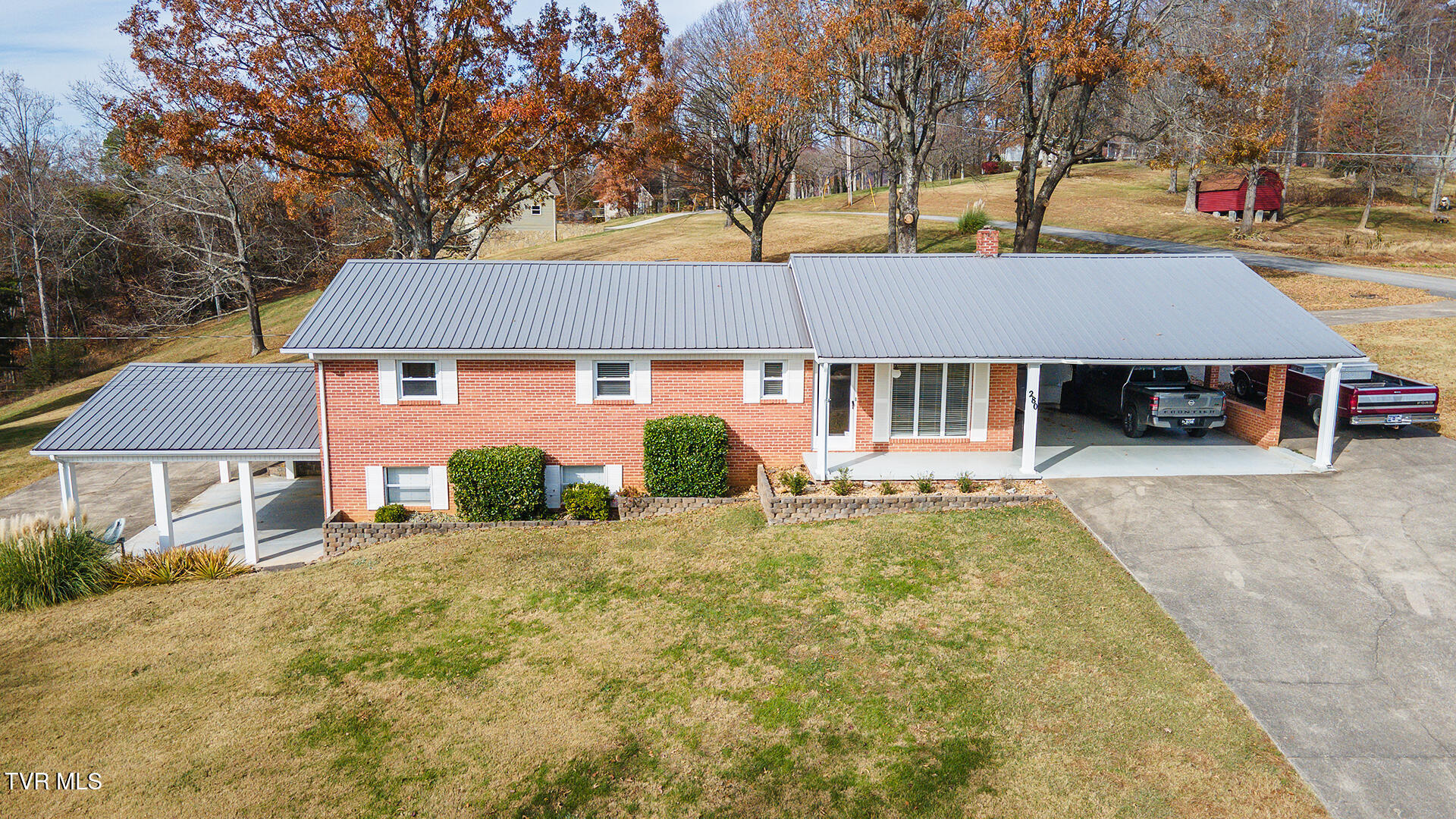 280 Falcon Circle Afton, TN 37616 - Photo 2 of 52 Exterior front of home