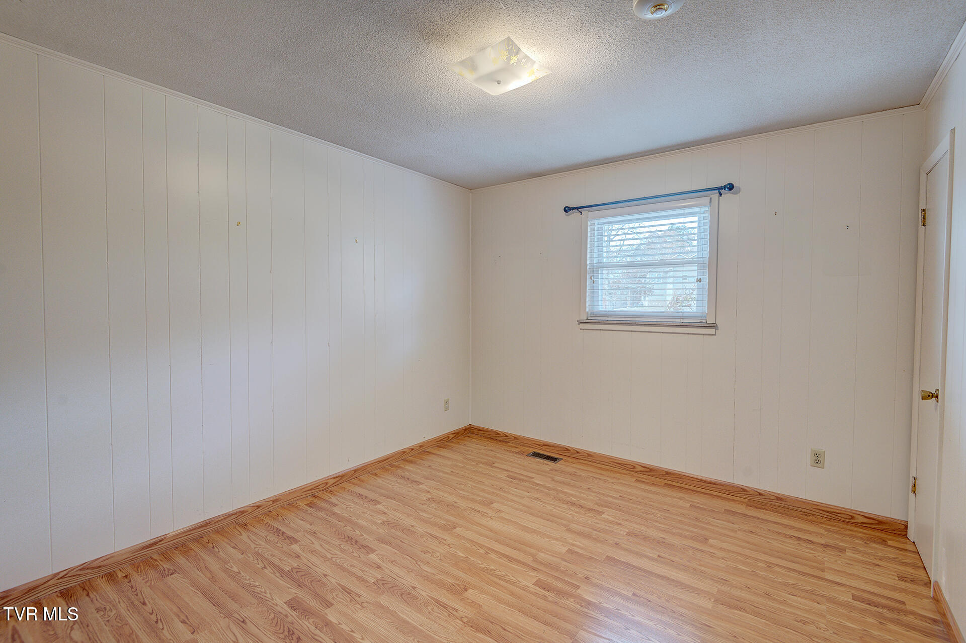280 Falcon Circle Afton, TN 37616 - Photo 26 of 52 Bedroom 2