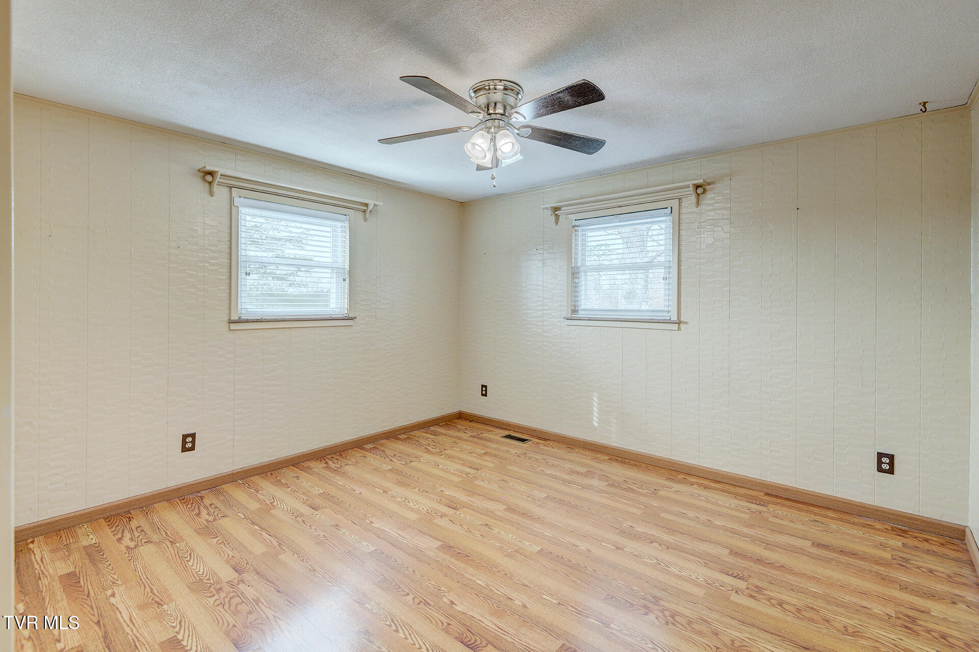 280 Falcon Circle Afton, TN 37616 - Photo 29 of 52 Bedroom 4