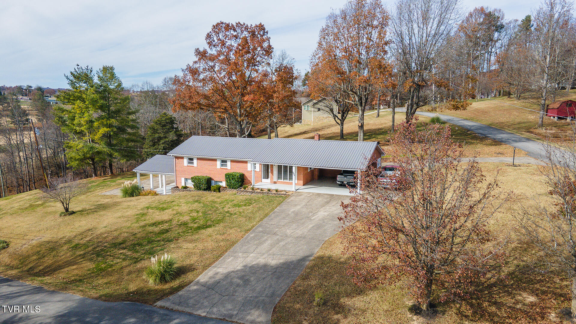 280 Falcon Circle Afton, TN 37616 - Photo 3 of 52 Exterior front of home