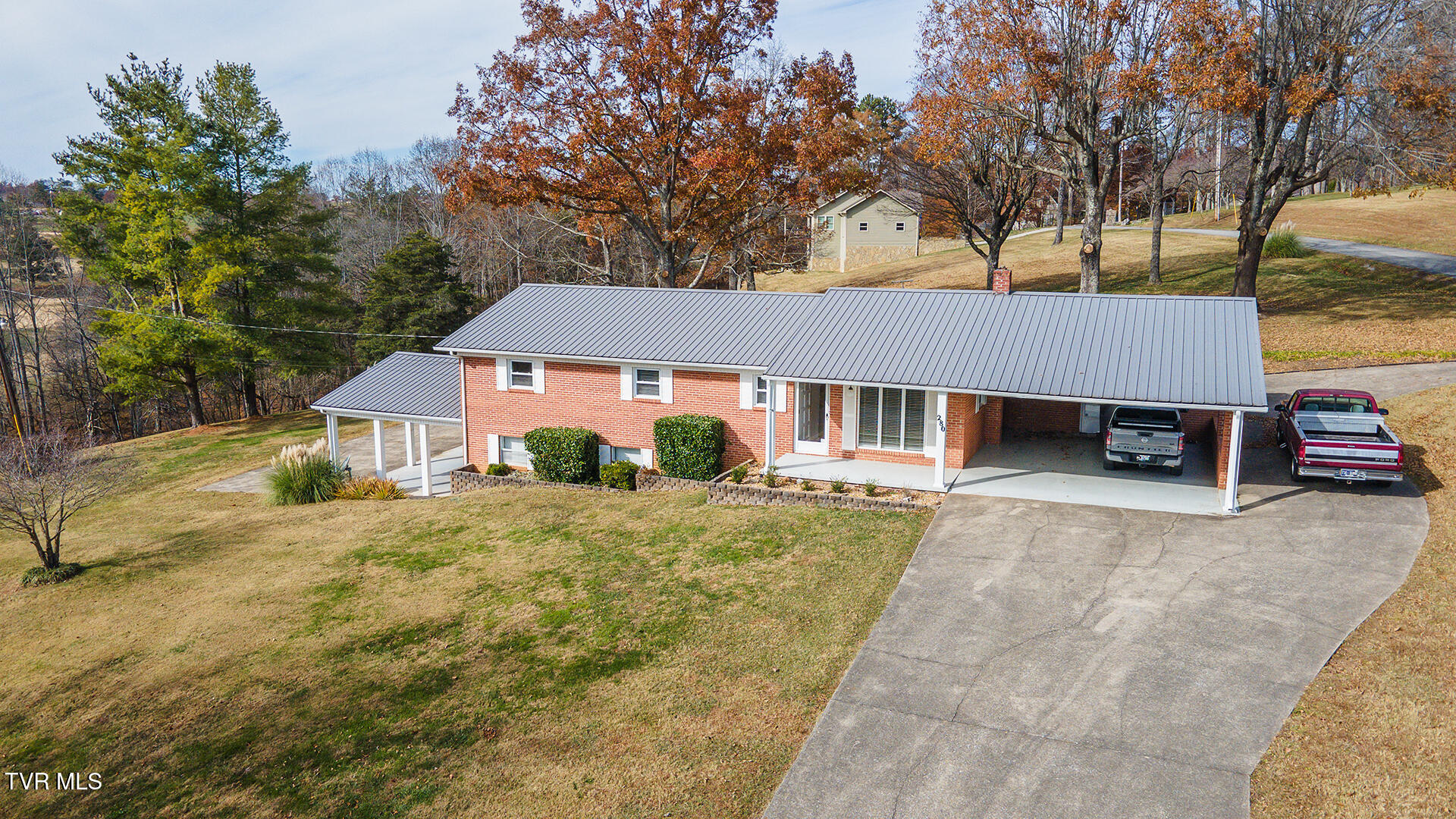 280 Falcon Circle Afton, TN 37616 - Photo 4 of 52 Street View