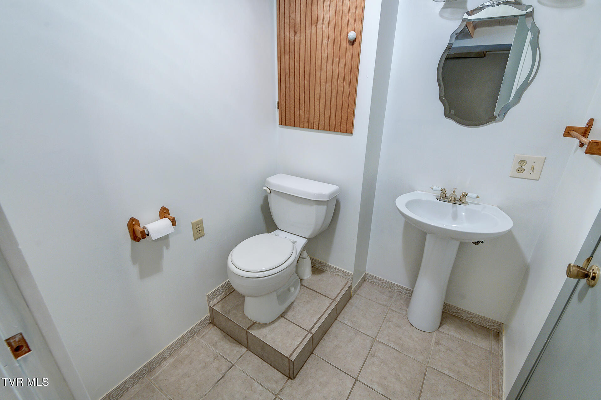 280 Falcon Circle Afton, TN 37616 - Photo 42 of 52 Basement Half Bath