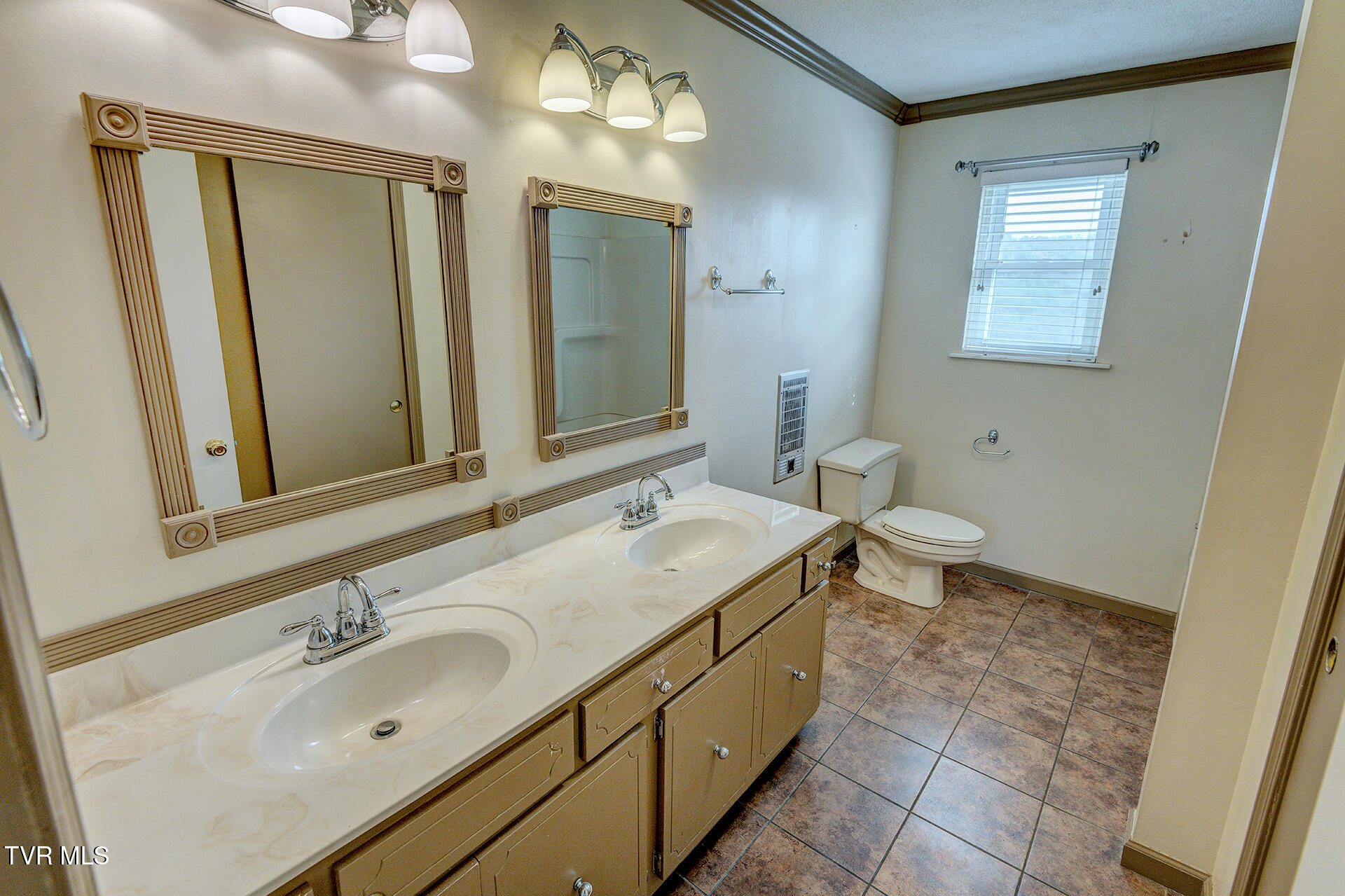 280 Falcon Circle Afton, TN 37616 - Photo 44 of 52 Full Bathroom 1