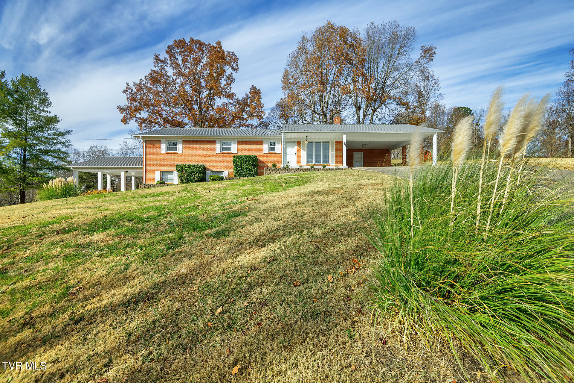 280 Falcon Circle Afton, TN 37616 - Photo 5 of 52 Exterior front of home