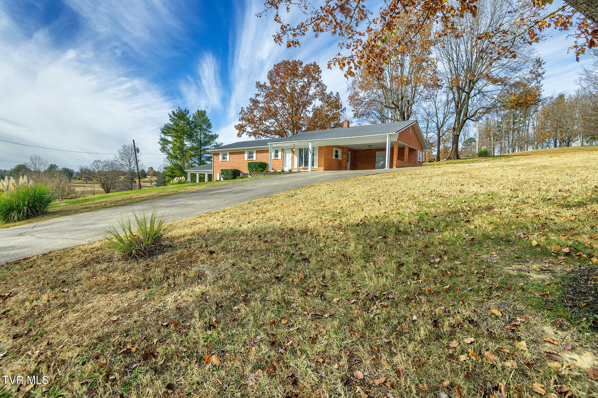 280 Falcon Circle Afton, TN 37616 - Photo 6 of 52 Exterior front of home