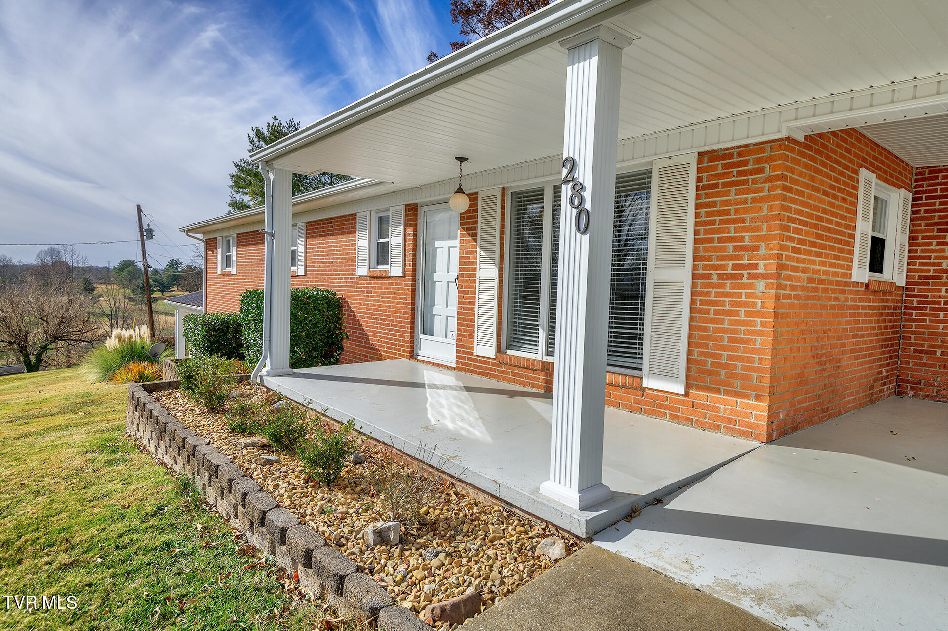 280 Falcon Circle Afton, TN 37616 - Photo 8 of 52 Front porch
