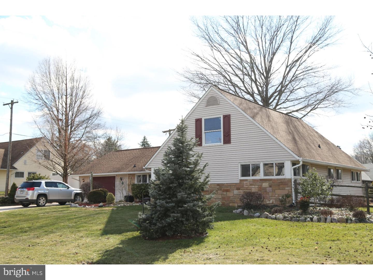 87 Firtree Road Levittown, PA 19056 - Photo 2 of 22 Gallery Image 2