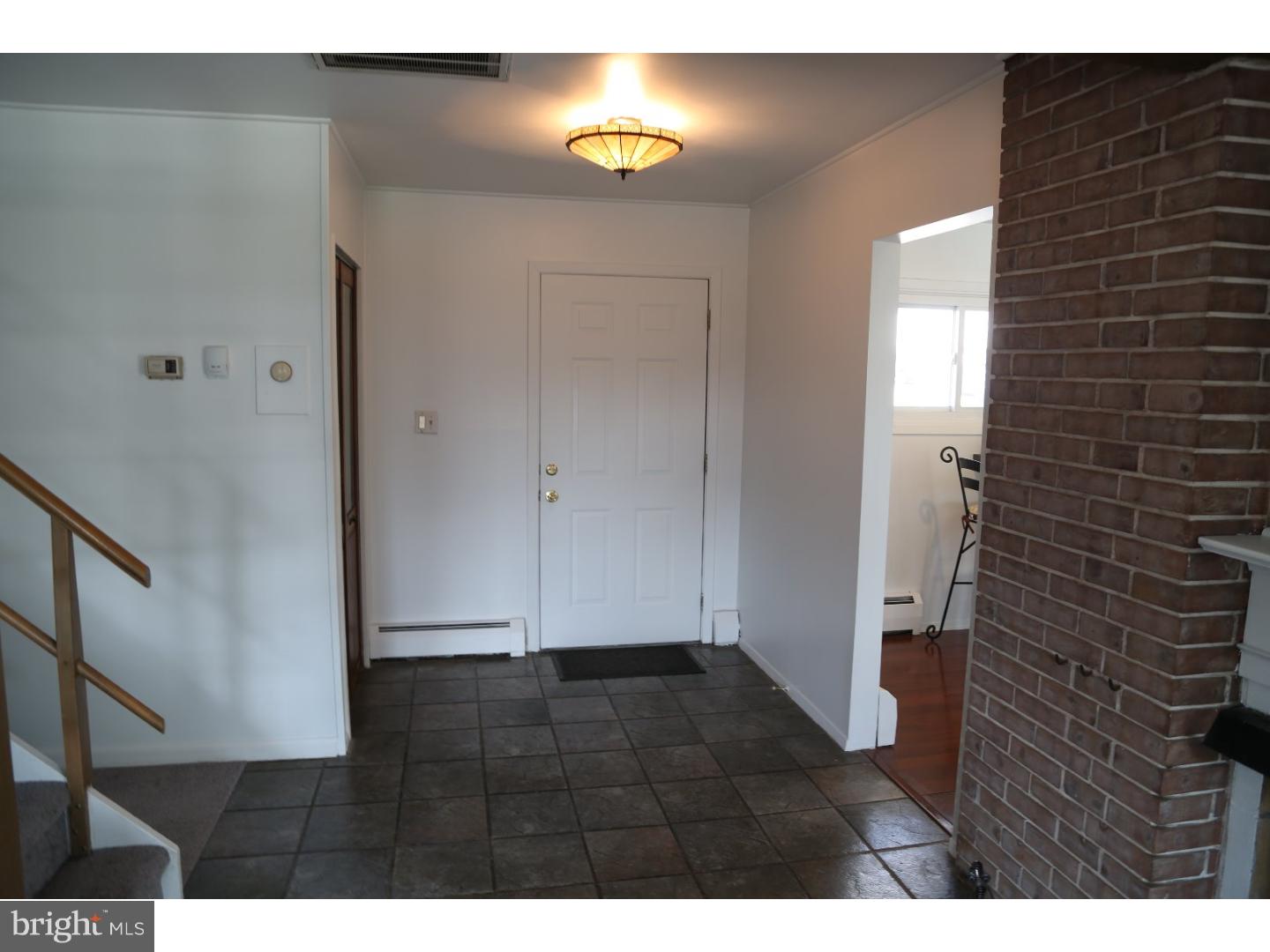 87 Firtree Road Levittown, PA 19056 - Photo 11 of 22 Gallery Image 11
