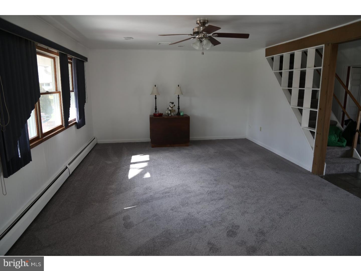 87 Firtree Road Levittown, PA 19056 - Photo 8 of 22 Gallery Image 8