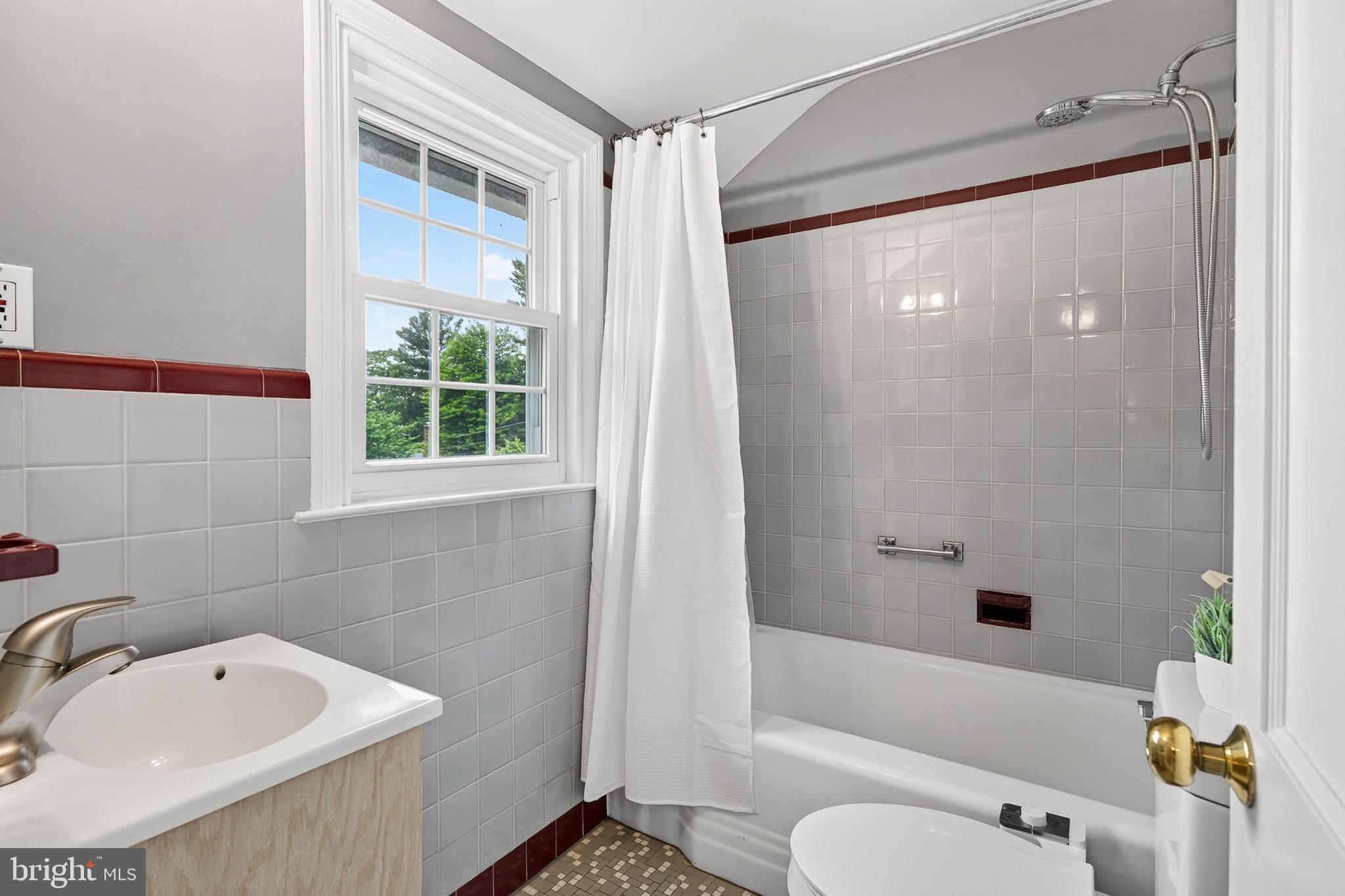 208 Stanton Road Havertown, PA 19083 - Photo 29 of 40