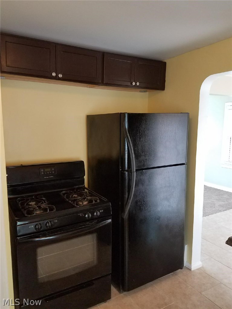 1355 Dill Road Cleveland, OH 44121 - Photo 7 of 22