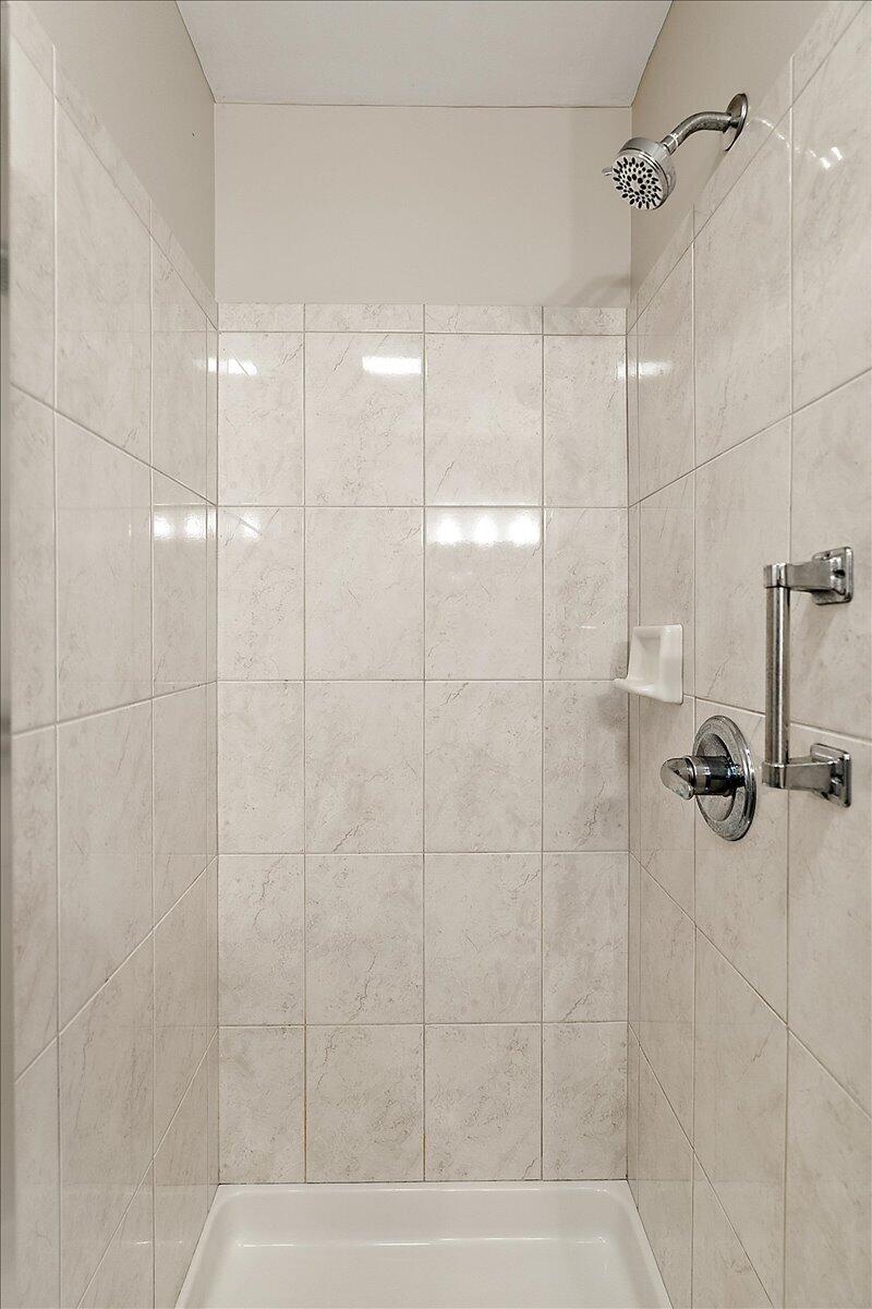 5632 North Watervliet Road, Unit 16 Watervliet, MI 49098 - Photo 21 of 36 27-5632 N Watervliet-53