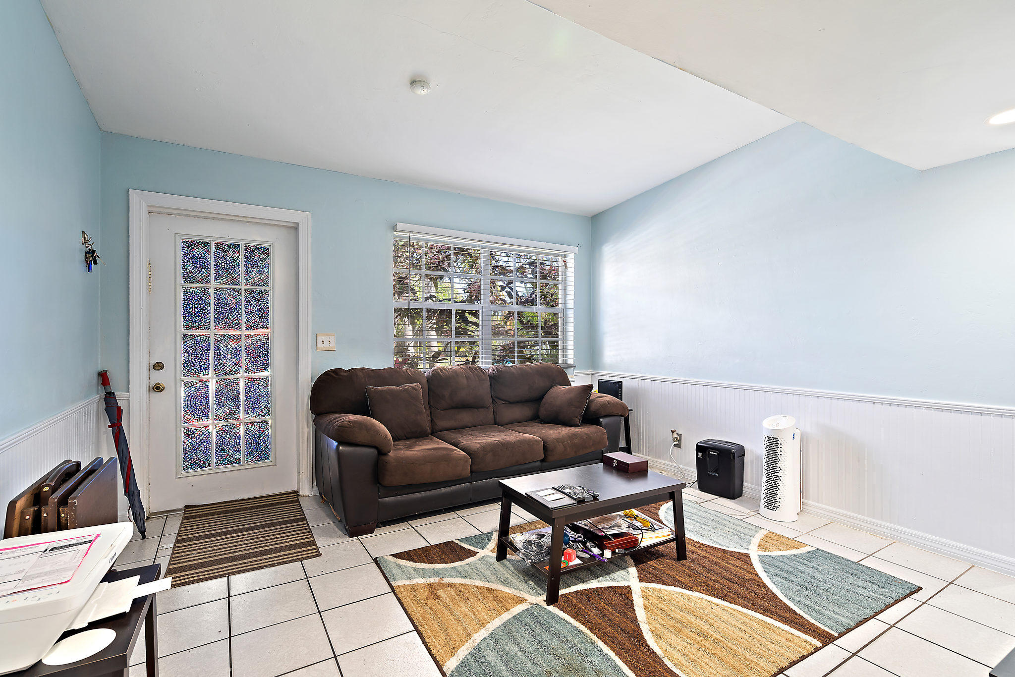 220 Mentone Road Boynton Beach, FL 33435 - Photo 4 of 14 Living Room
