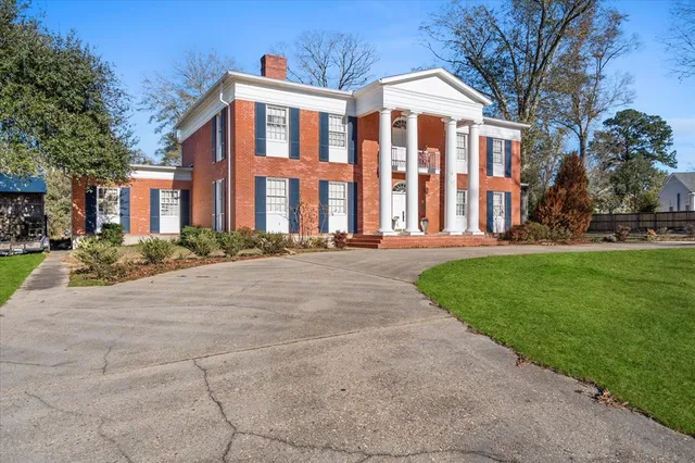 $449,500 | 1004 Hickory Avenue, McComb, MS 39648