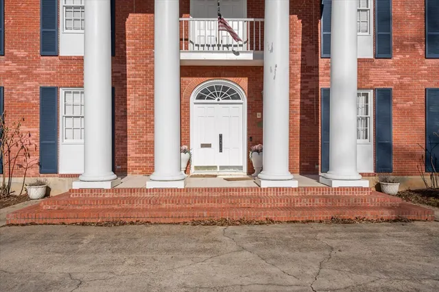 $449,500 | 1004 Hickory Avenue, McComb, MS 39648