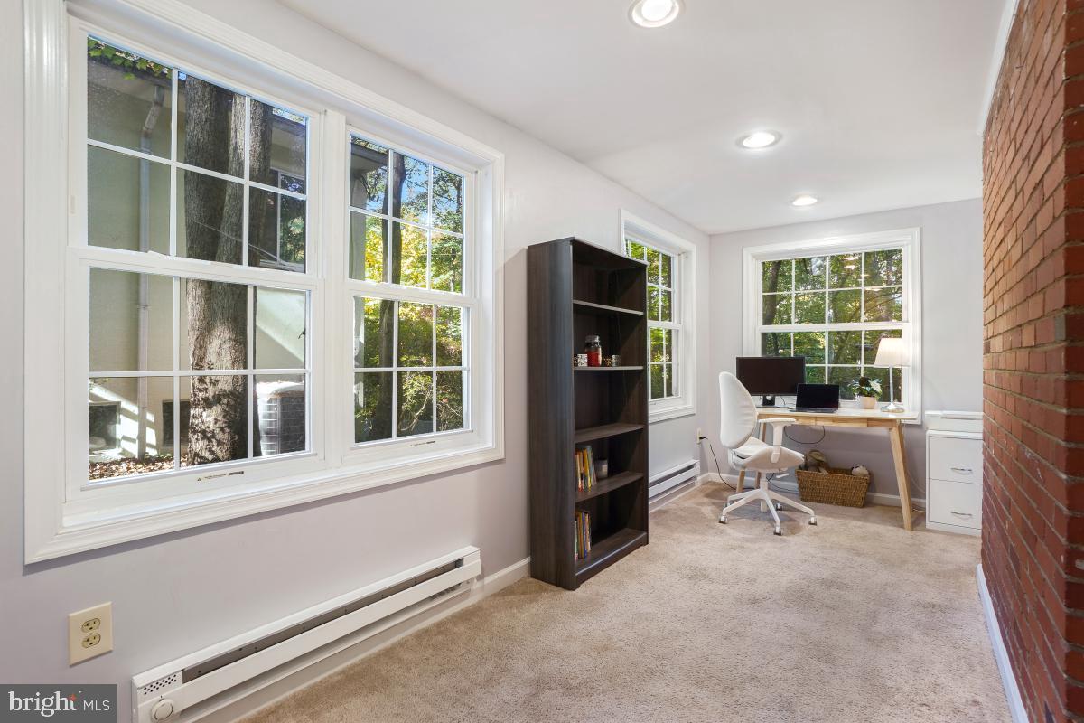 410 Mississippi Avenue Silver Spring, MD 20910 - Photo 13 of 30 Main floor office addition