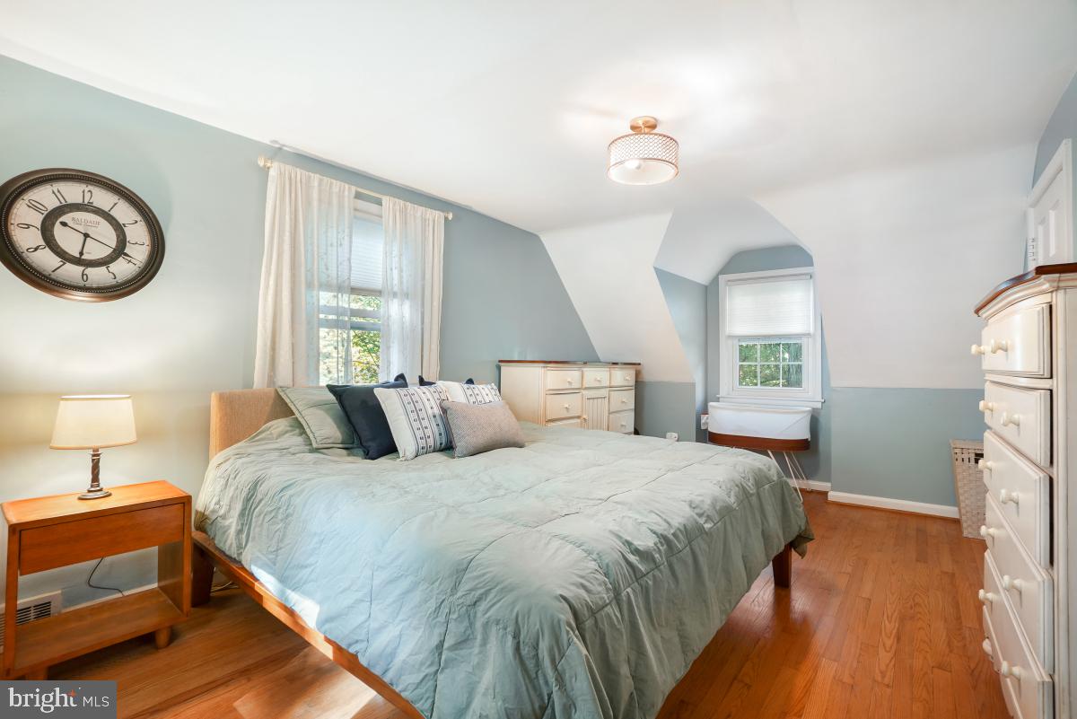 410 Mississippi Avenue Silver Spring, MD 20910 - Photo 16 of 30 Spacious primary bedroom