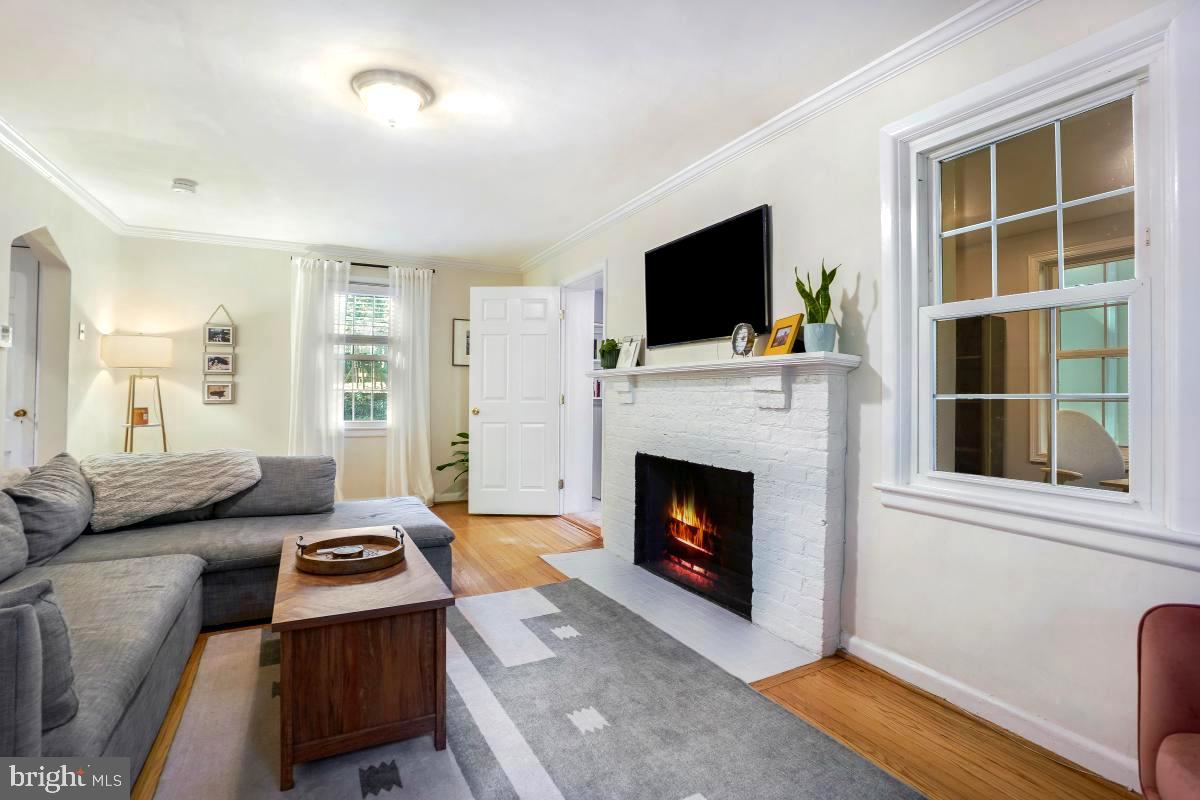 410 Mississippi Avenue Silver Spring, MD 20910 - Photo 5 of 30 LR with fireplace