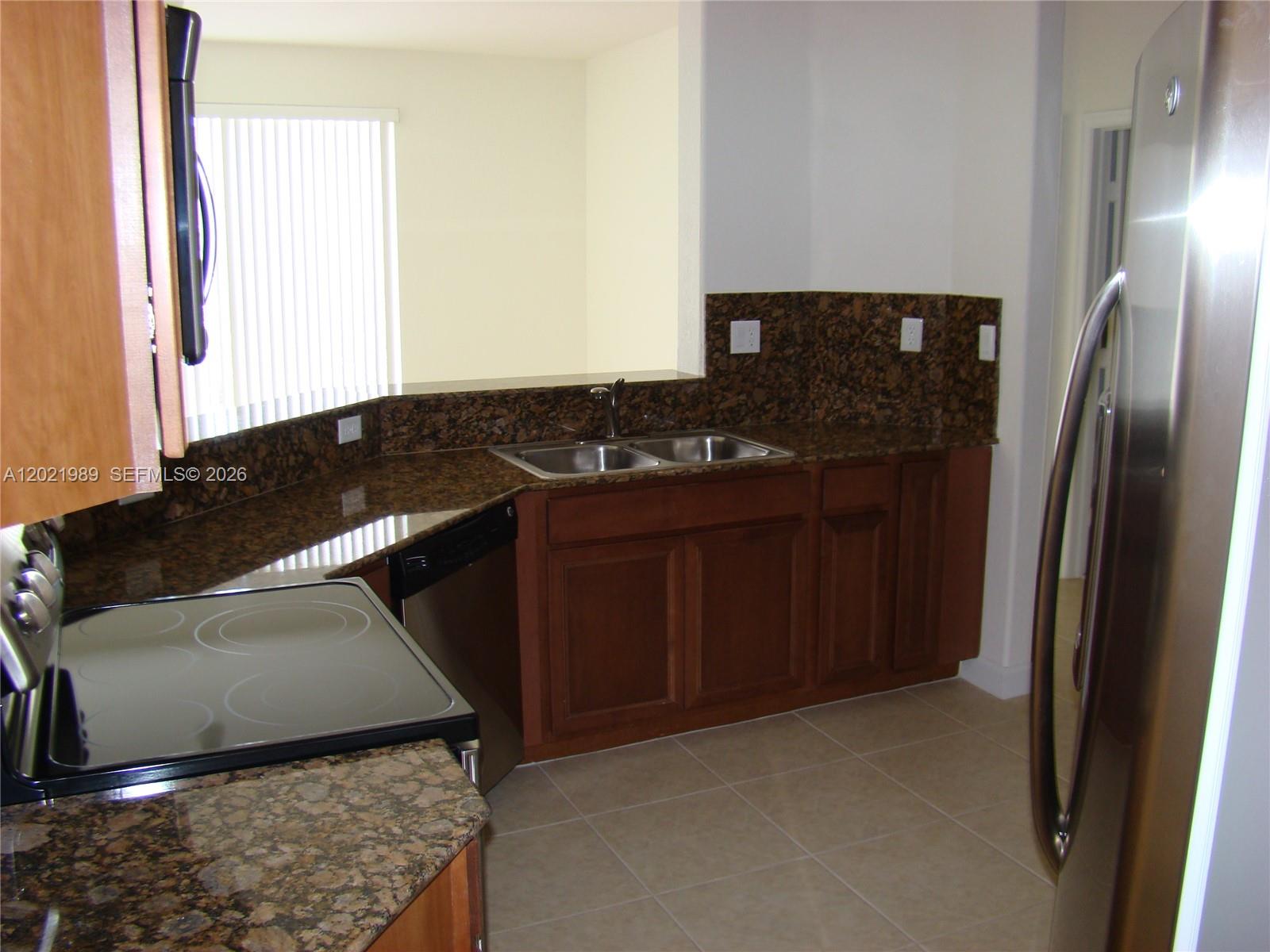 8651 Northwest 111th Court Doral, FL 33178 - Photo 3 of 10