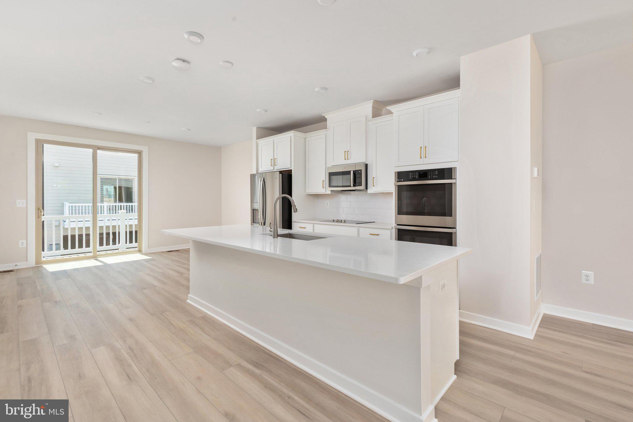 13658 Cobble Loop Woodbridge, VA 22193 - Photo 4 of 40