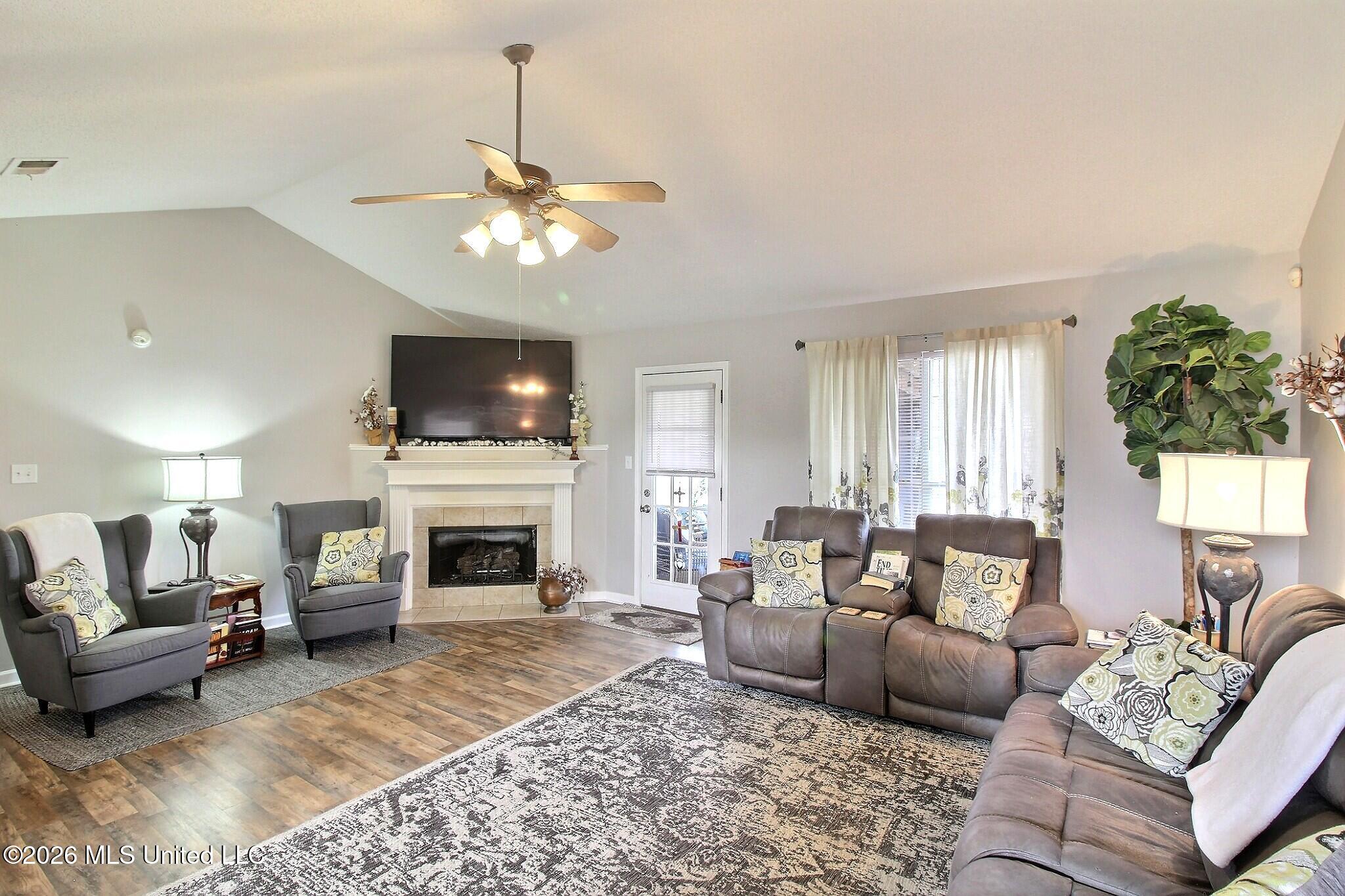 6430 Sandbourne West Olive Branch, MS 38654 - Photo 5 of 26 Great Room