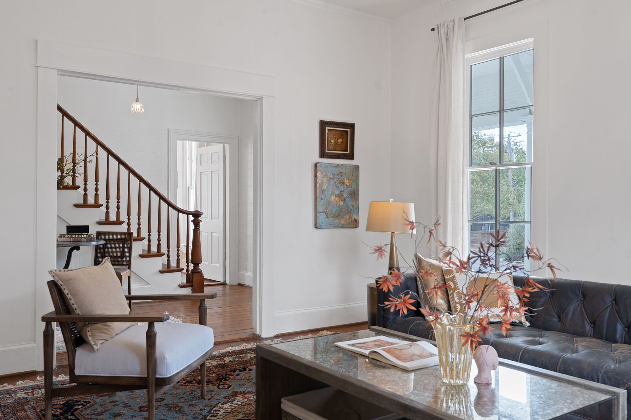 810 East 13th Street Austin, TX 78702 - Photo 7 of 39 a living room with furniture and a potted plant