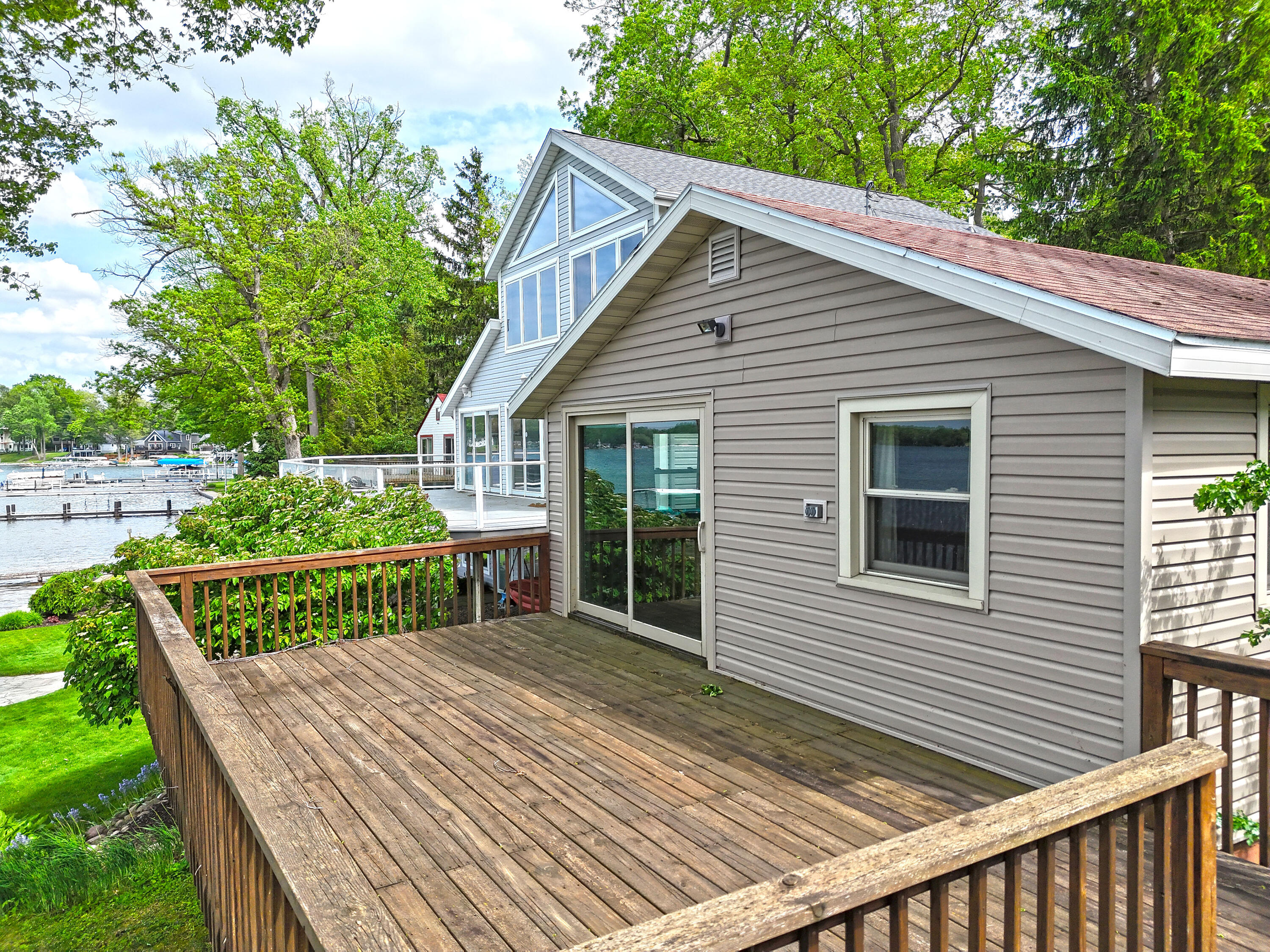 31050 Curran Beach Road Dowagiac, MI 49047 - Photo 16 of 37 Deck