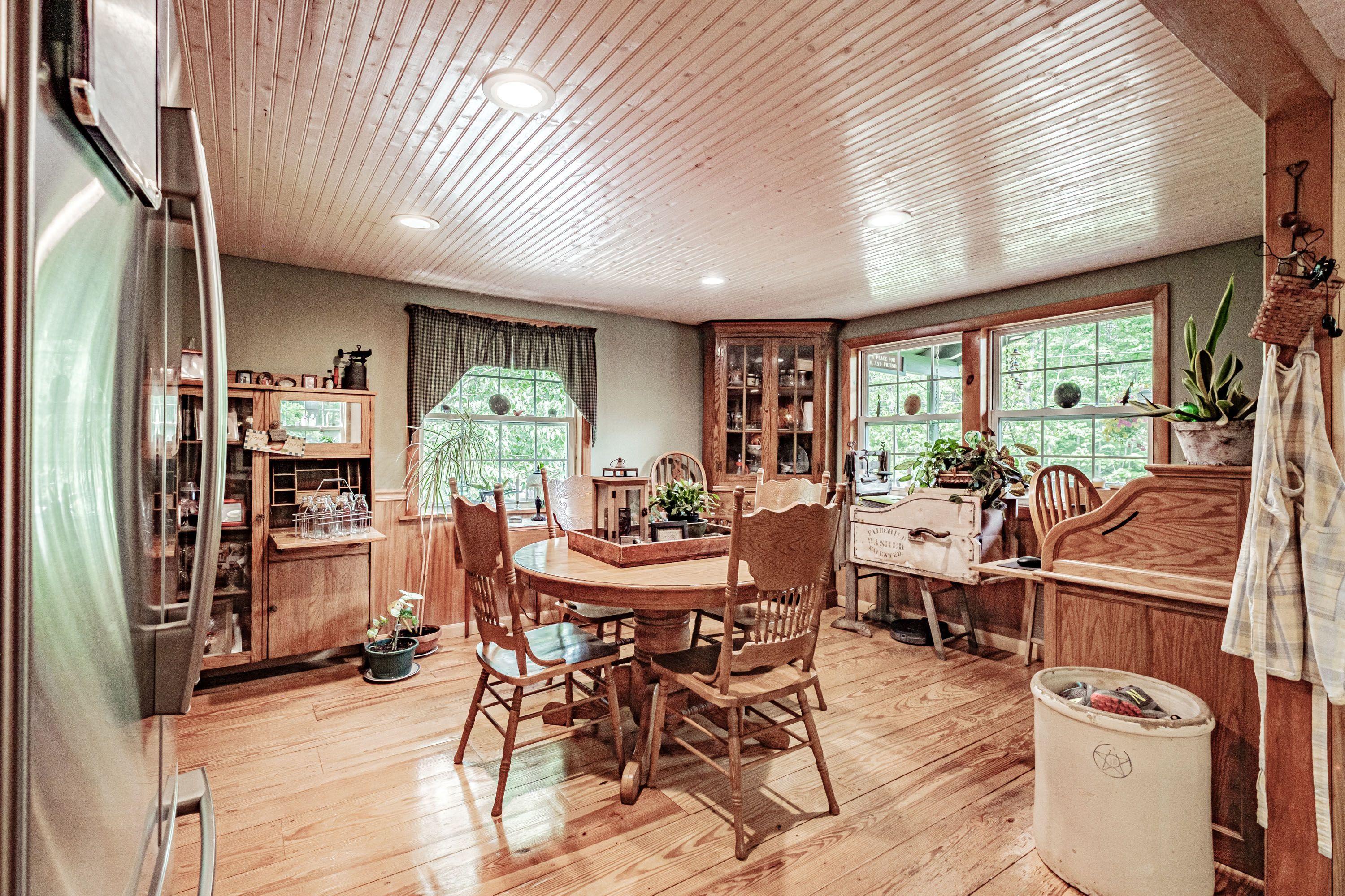 68 Old Portland Road North Waterboro, ME 04061 - Photo 11 of 41 Mike and Lisa 11