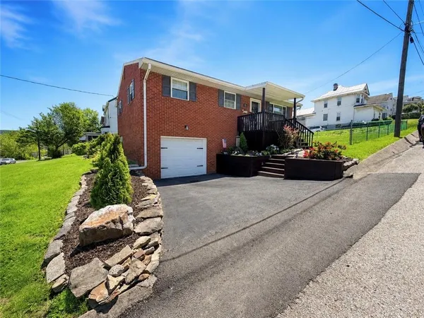 $239,900 | 1 Loch Lomond Street, Uniontown, PA 15401