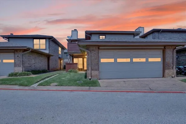 $295,000 | 4 Cedar Lane, Bedford, TX 76021