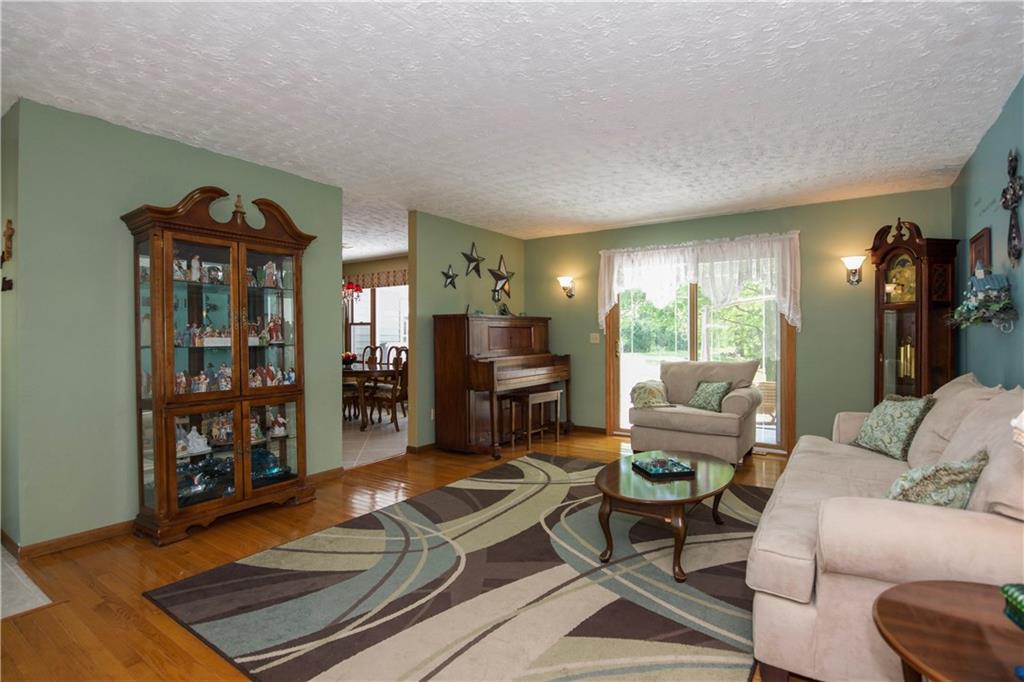 731 East New Road Greenfield, IN 46140 - Photo 2 of 20 Gallery Image 2