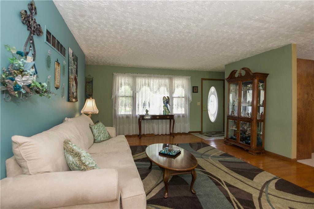 731 East New Road Greenfield, IN 46140 - Photo 3 of 20 Gallery Image 3