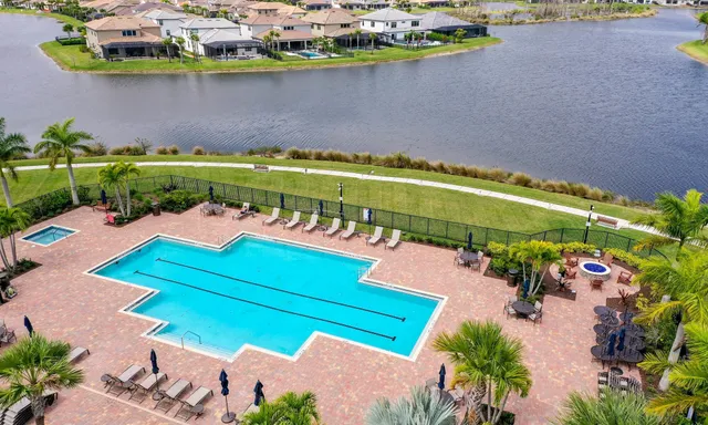 $2,500,000 | 102 Cerulean Key Way, Jupiter, FL 33478