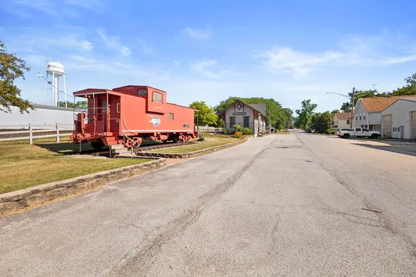 $33,000 | 652 Penfield Street, Beecher, IL 60401